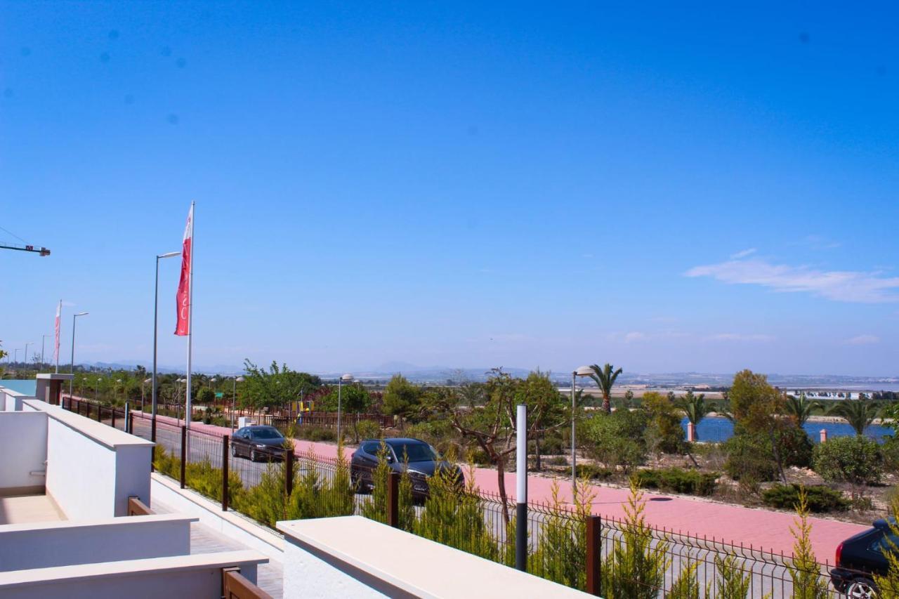 Beautiful Condo In Laguna Beach Resort Overlooking Laguna Rosa In Torrevieja With 2 Bedrooms And 2 Bathrooms Ngoại thất bức ảnh